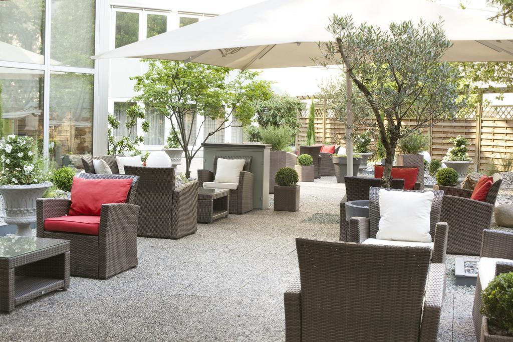 Renaissance Duesseldorf Hotel Bagian luar foto