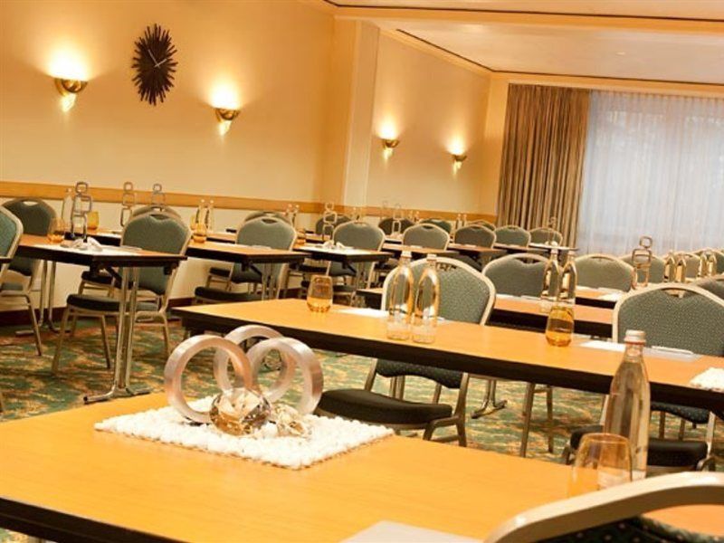 Renaissance Duesseldorf Hotel Bagian luar foto