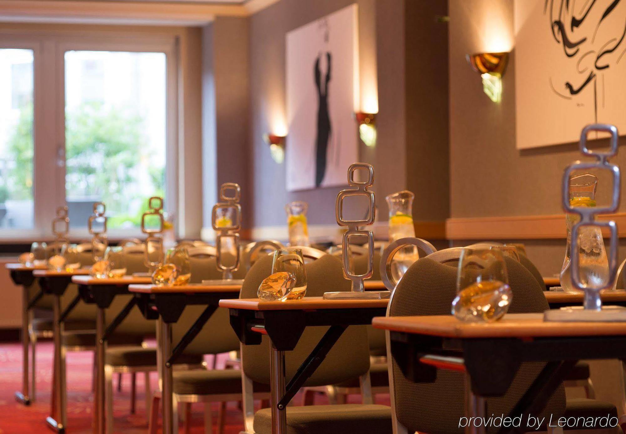 Renaissance Duesseldorf Hotel Bagian luar foto