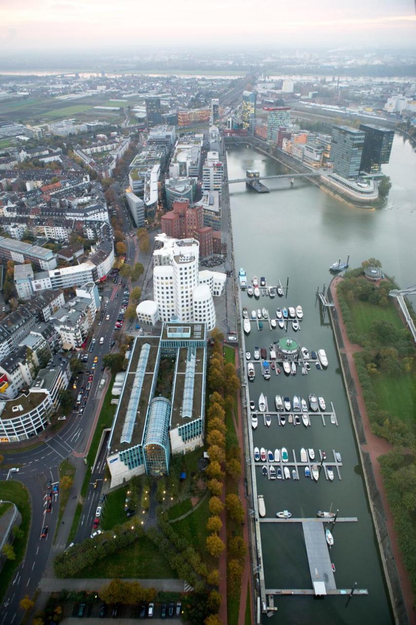 Renaissance Duesseldorf Hotel Bagian luar foto